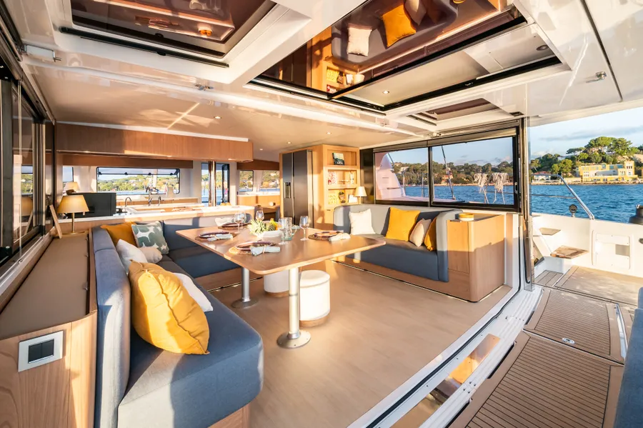 Panoramic Saloon — Bali