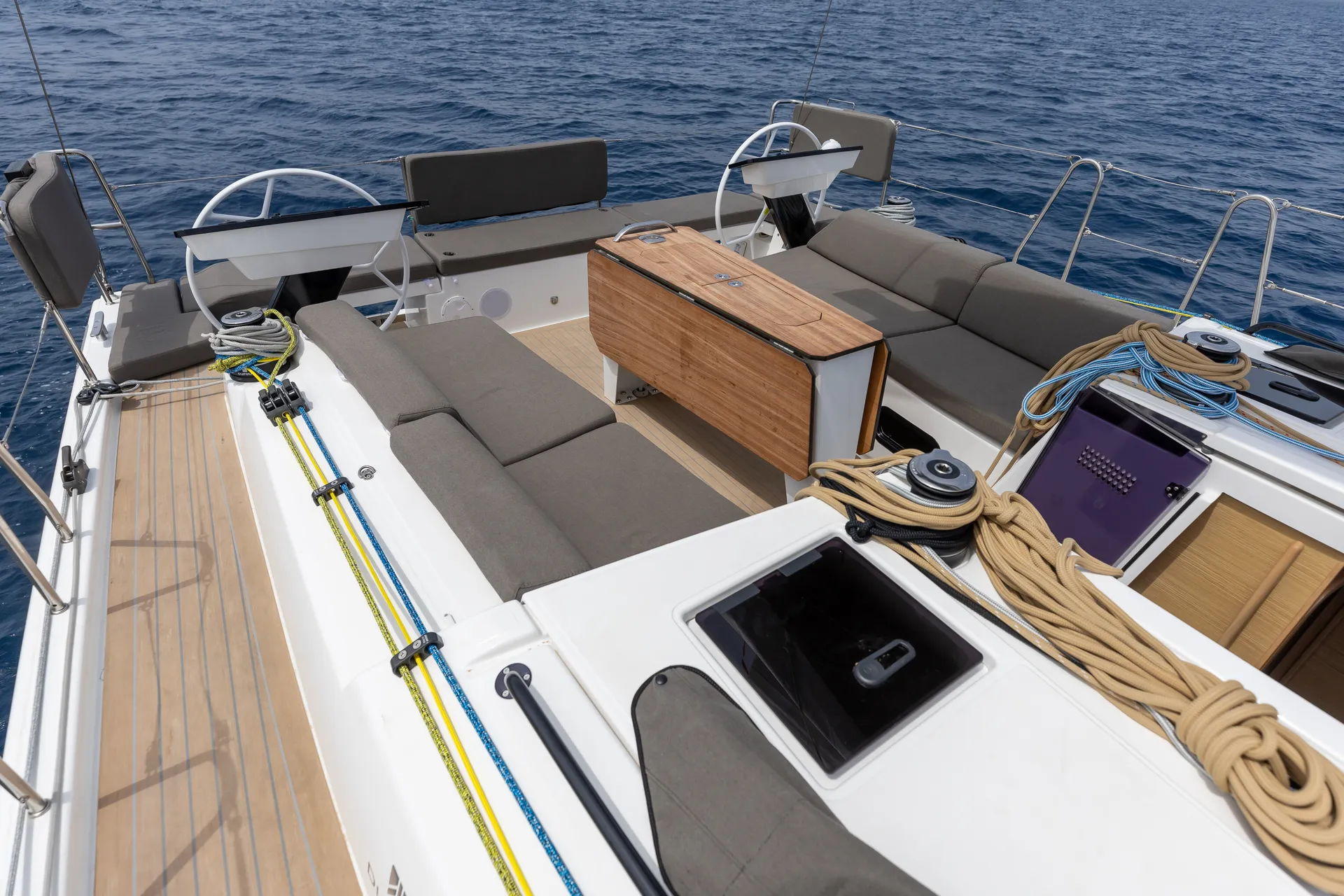 Dufour 41 deck detail