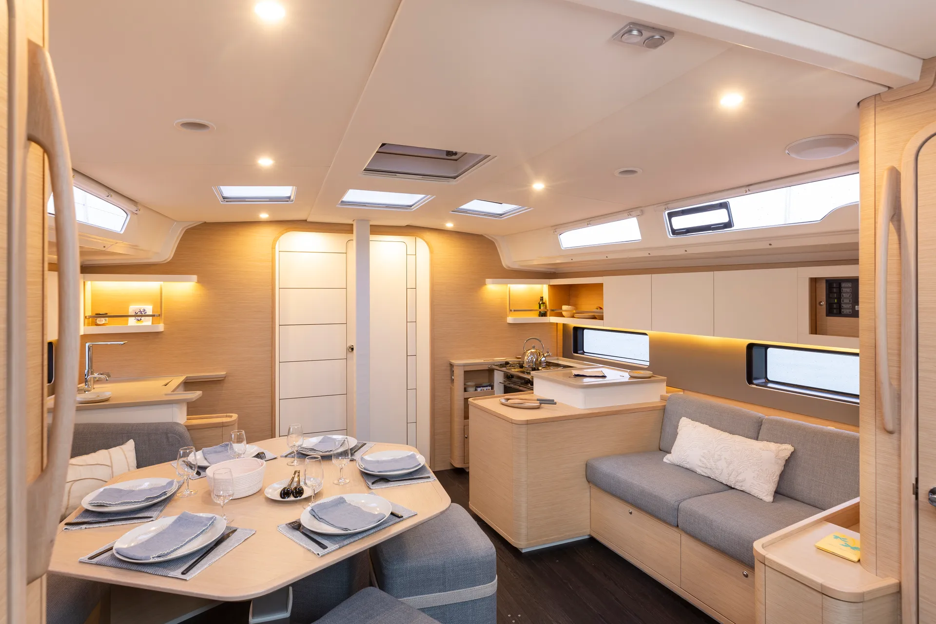Dufour 44 guest cabin