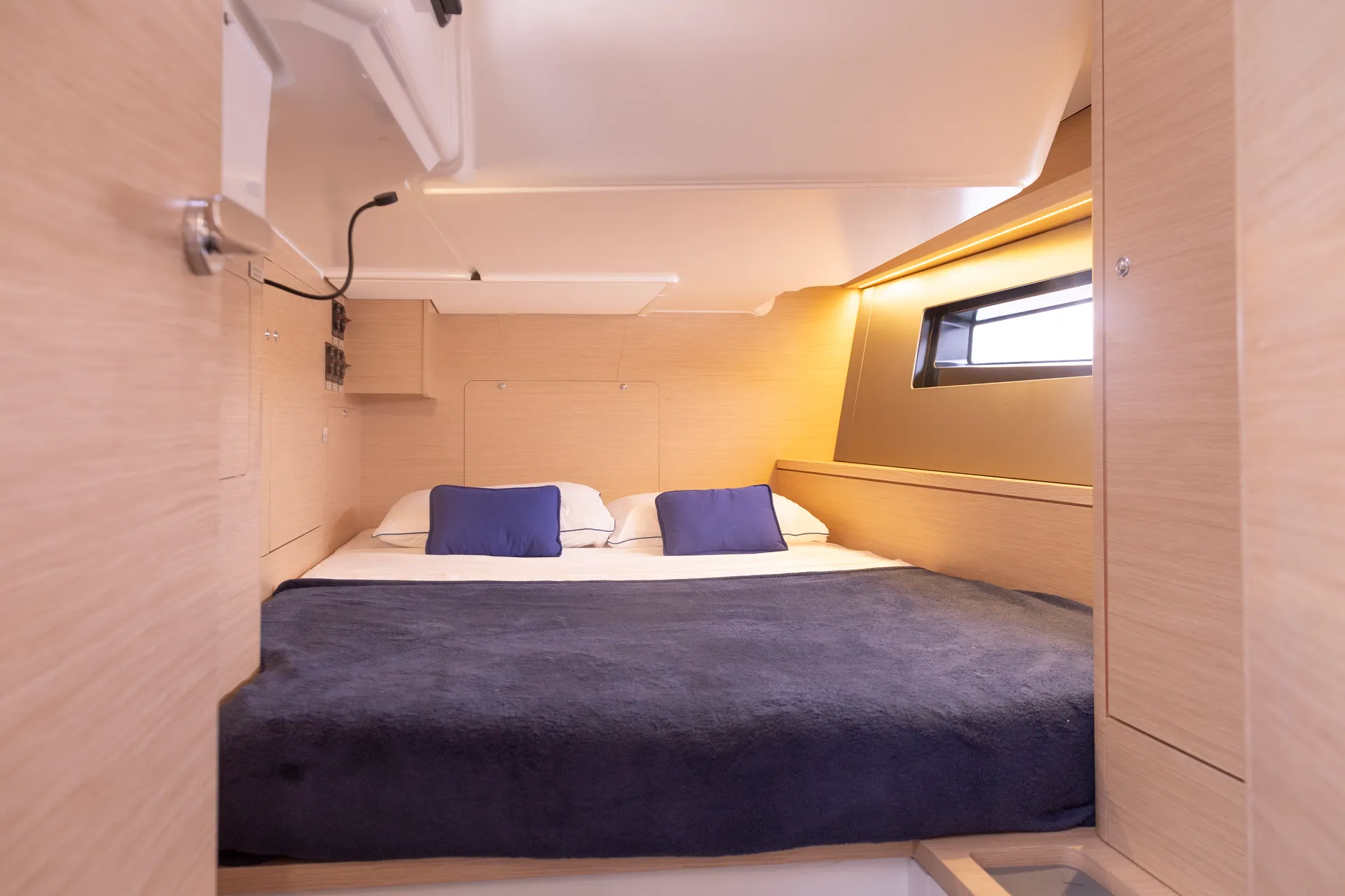 Dufour 44 deck detail