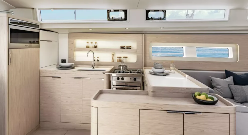 Beneteau Oceanis Yacht 54 — photo 6