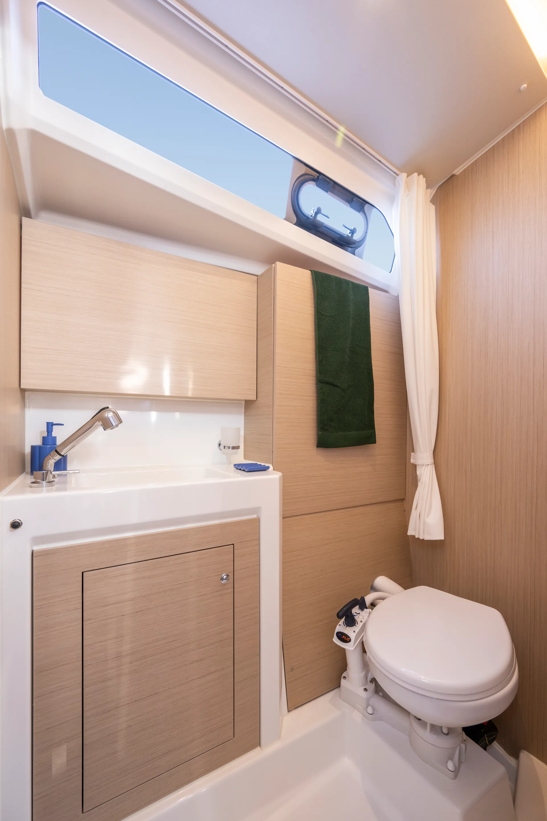 Oceanis 37.1 — photo 13