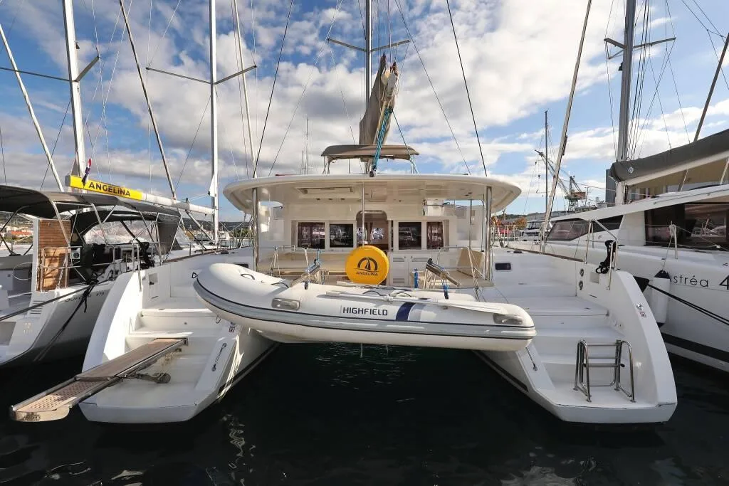 Lagoon 450 "Simply the Best"