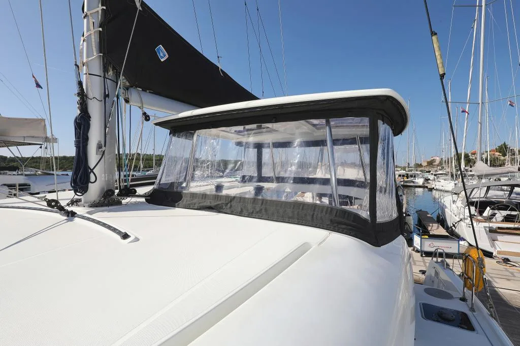 Lagoon 42 — photo 12