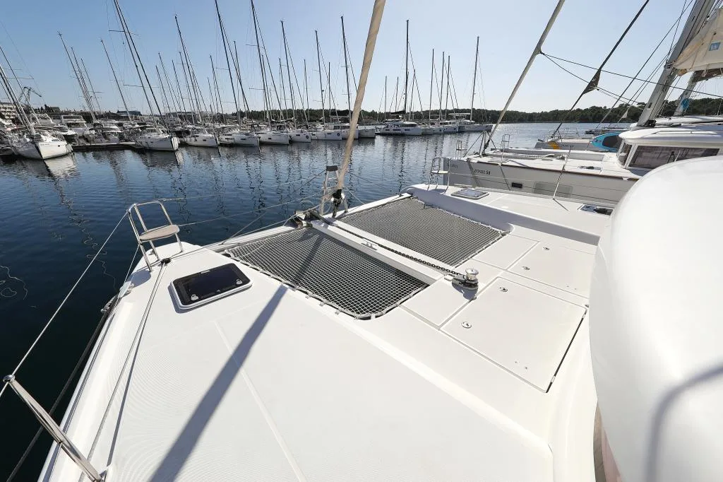 Lagoon 42 — photo 15