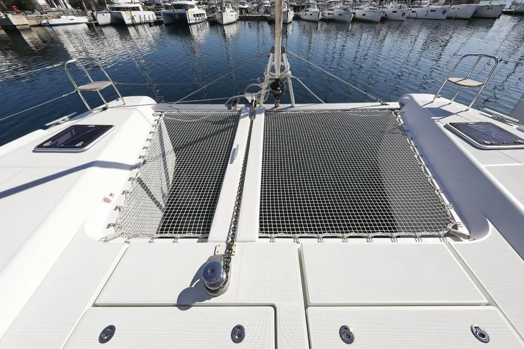 Lagoon 42 — photo 16