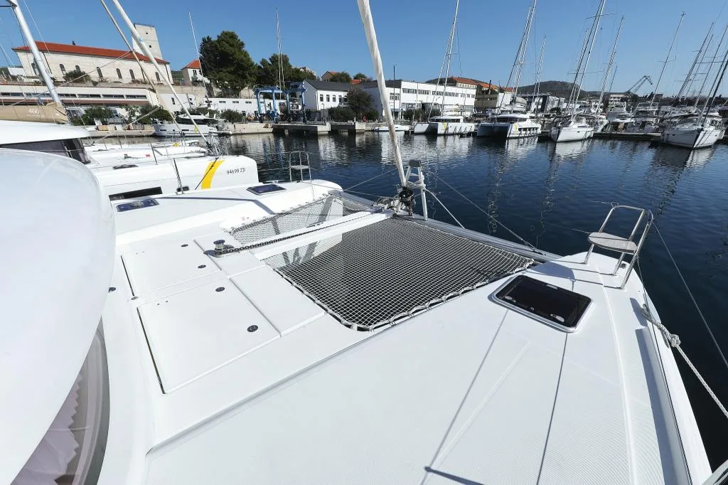 Lagoon 42 — photo 17