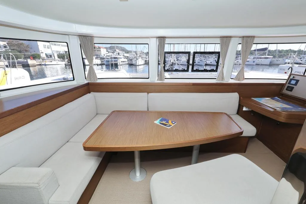 Lagoon 42 — photo 32