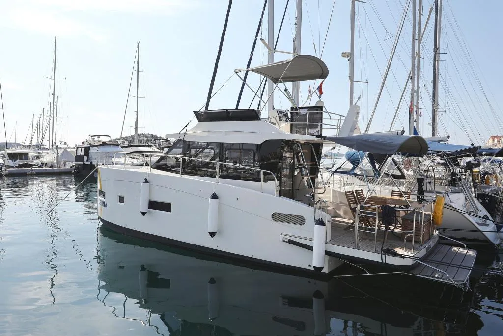 Cobra Futura 40 "Muneca"