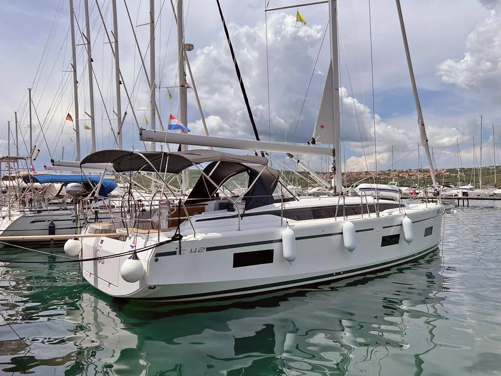 Bavaria C42 "Palma"