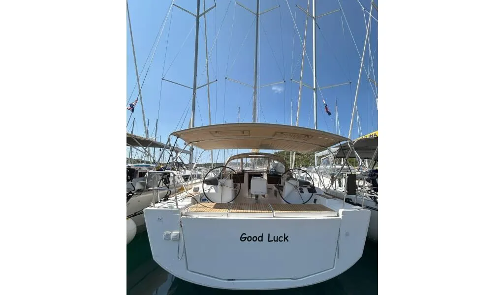 Dufour 470 "Good Luck"
