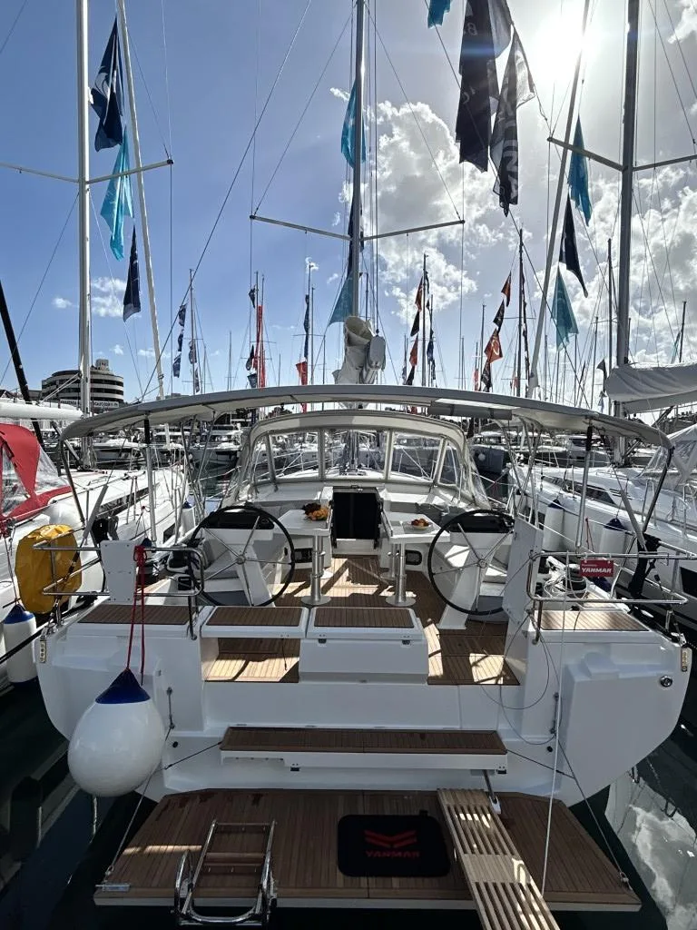 Beneteau B52 (2025) — Split